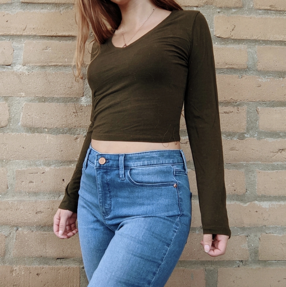 Bozzolo long sleeve v neck crop top